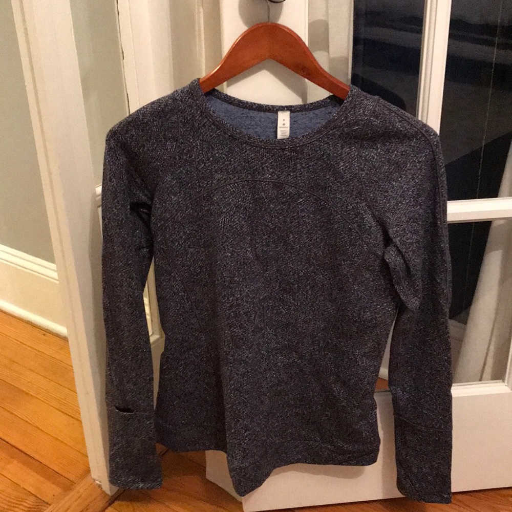 Lululemon long sleeve size 8